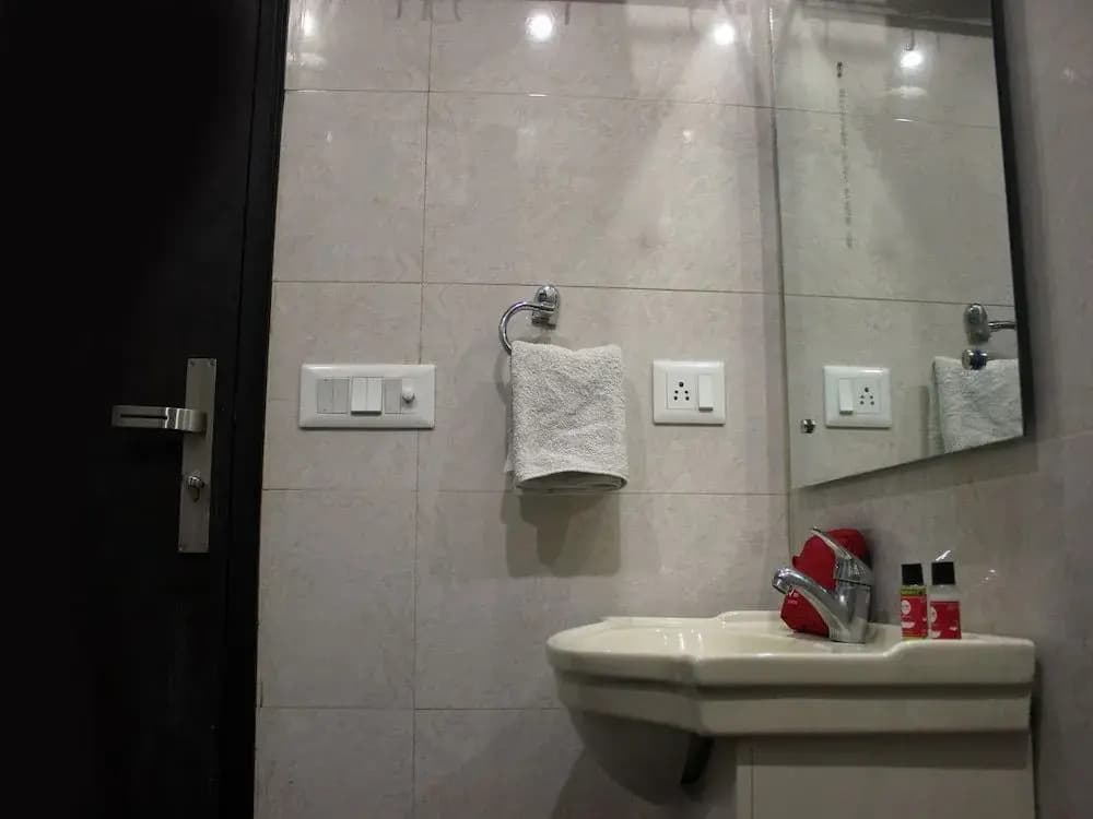 OYO 466 Hotel Lotus B&B - photo 8