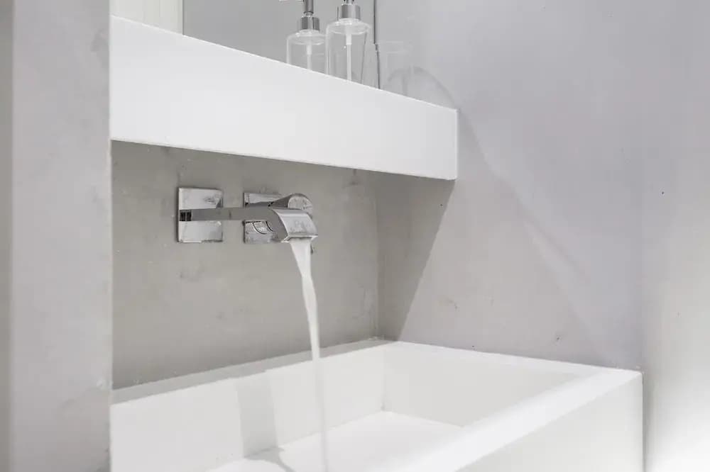 JOIVY Luxurious 2BR Apt w/street view, 2mins to Santa Justa Lift - photo 9