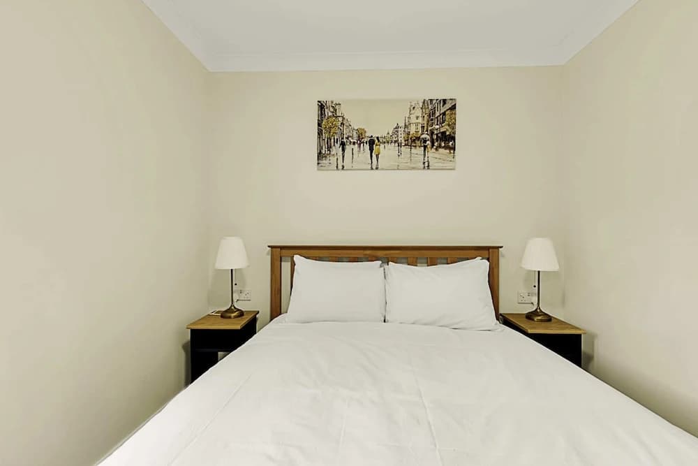 Charming Centrally Located Wimbledon Flat - photo 2