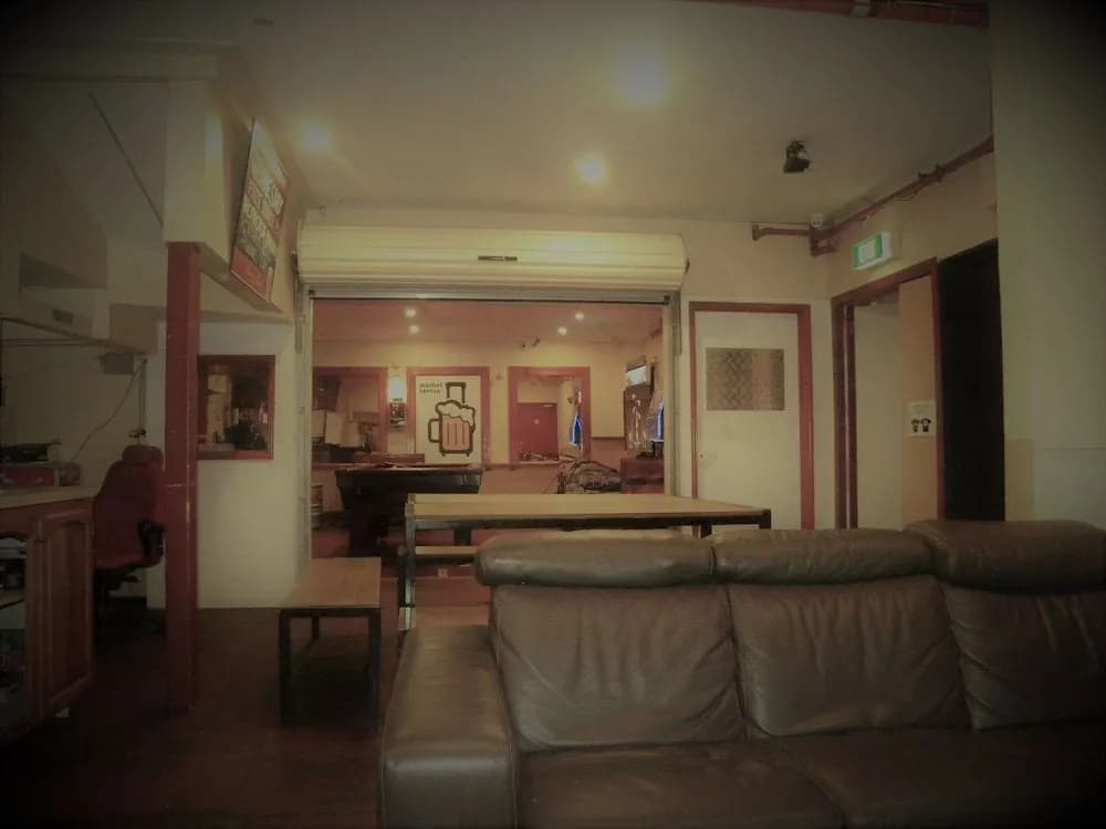 Market Tavern - Hostel and Bar - photo 2