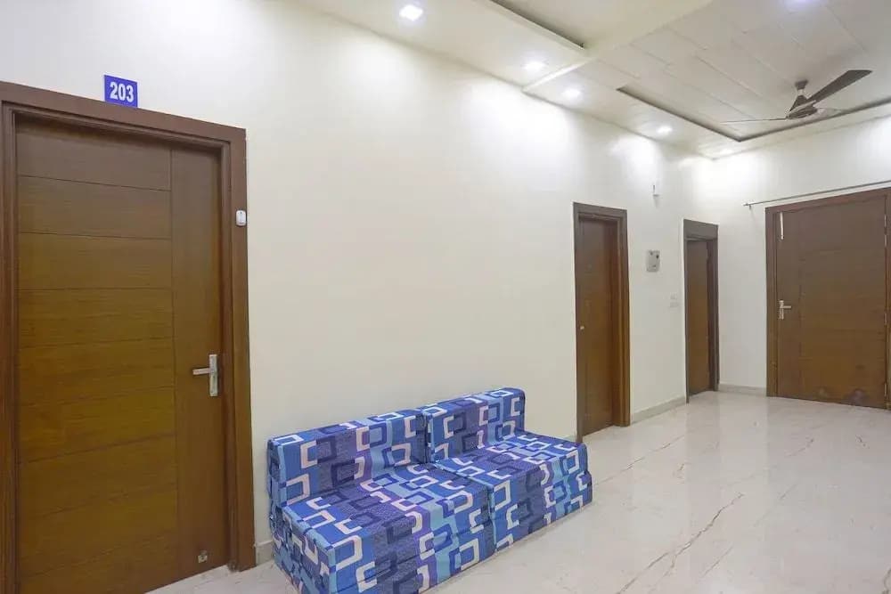 Oyo 41667 Paschim Vihar Inn - photo 9