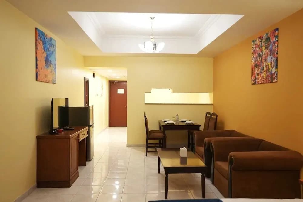 Manchester Plaza Hotel - photo 6