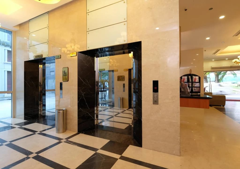 Orchid Hotel - photo 2
