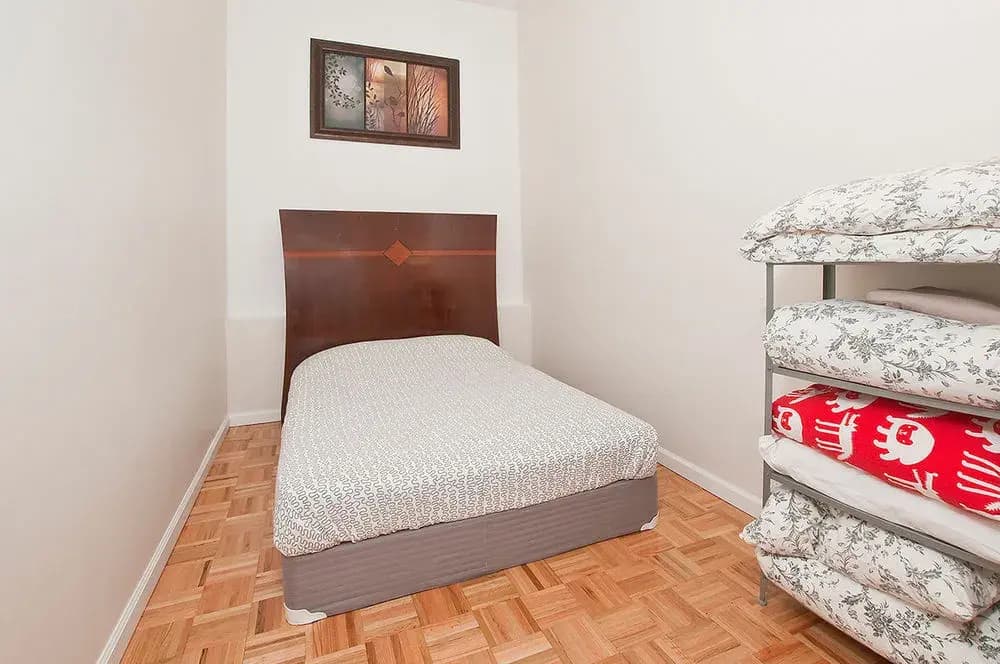 2 Bedroom Apt Midtown East 28 Street - photo 2