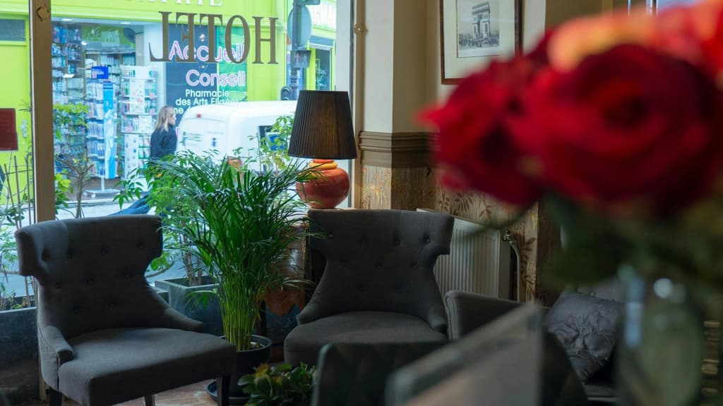 Hotel Petit Saint Honoré - photo 9