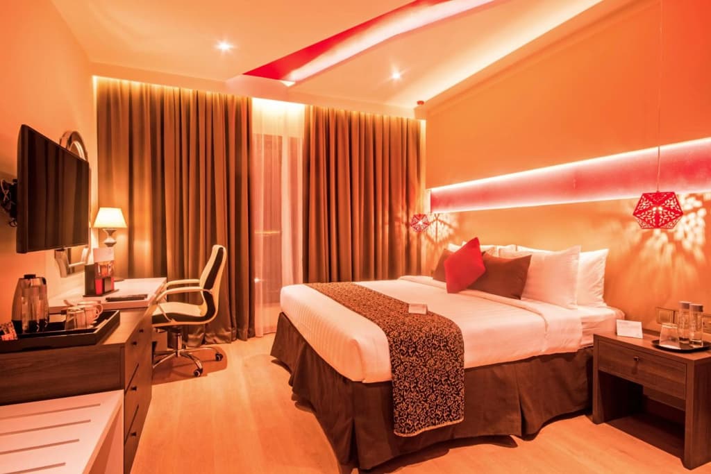 Carnelian By Glory Bower Hotel - photo 3