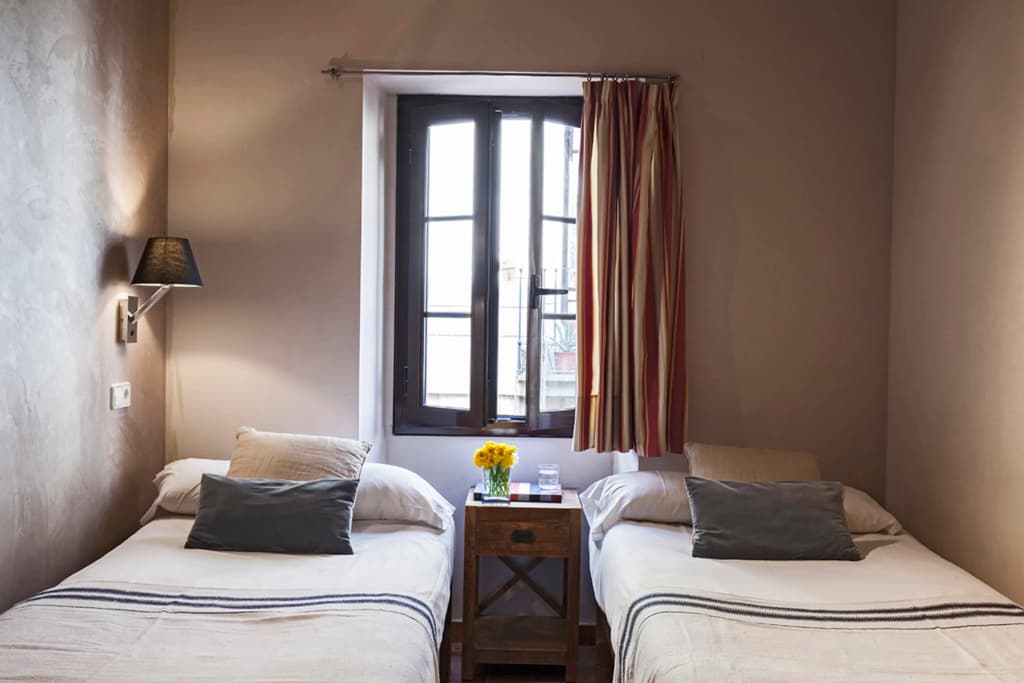 AinB Las Ramblas-Guardia Apartments - photo 4