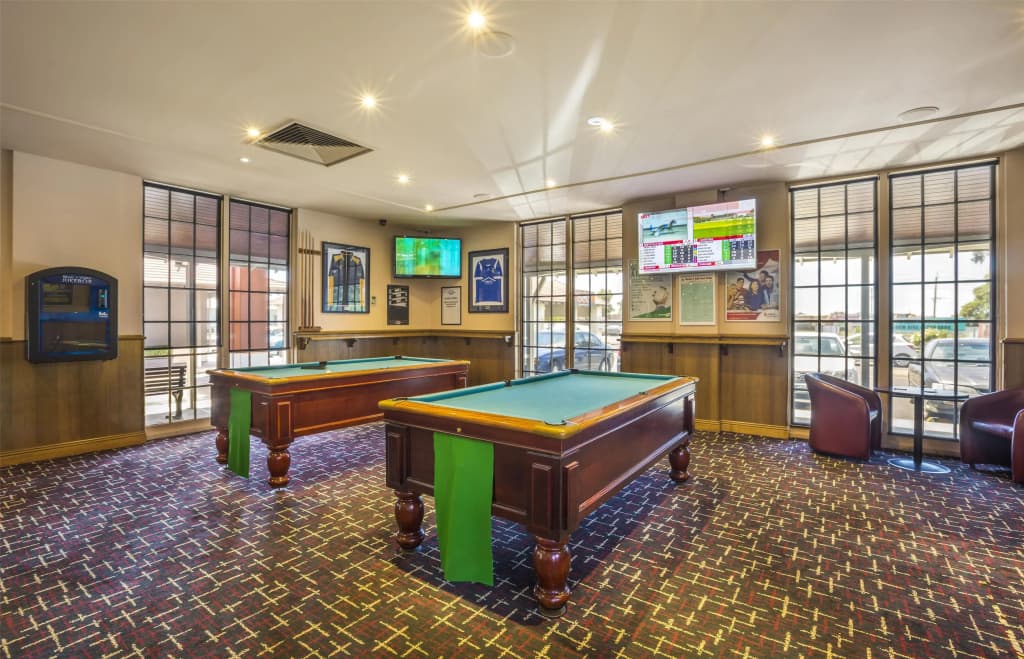 Nightcap at Sylvania Hotel - photo 25