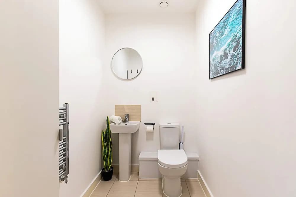 Semi-detached House With Modern Bespoke Interior - photo 18
