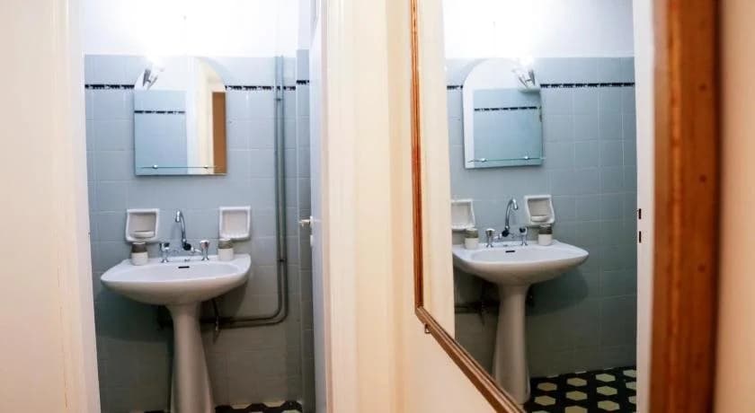 Chameleon Youth Hostel - Hostel - photo 10