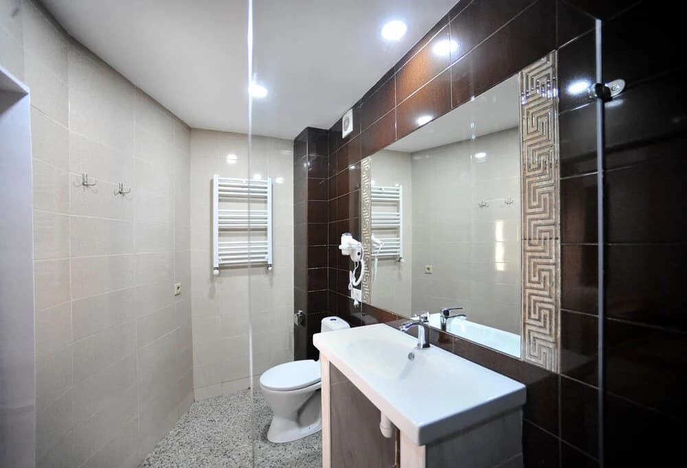 RK City Hotel - photo 8