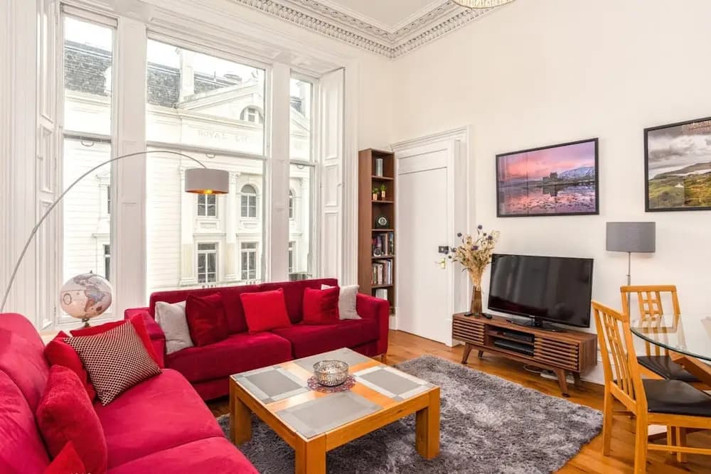 2 Bedroom Flat in Central Edinburgh - photo 6
