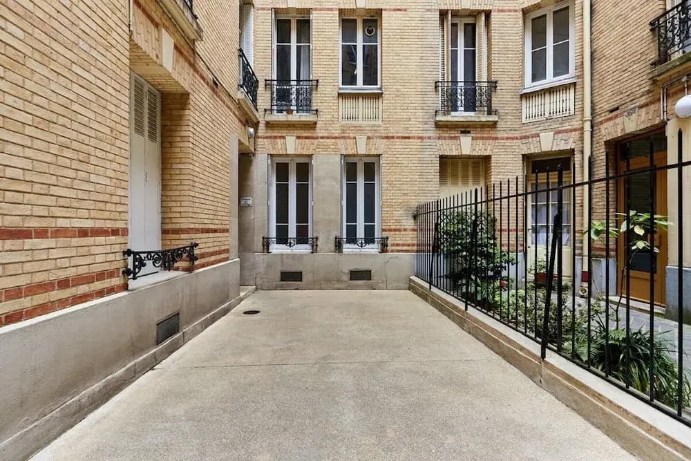 Charming 1 Bedroom Apartment Eiffel Tower - photo 1
