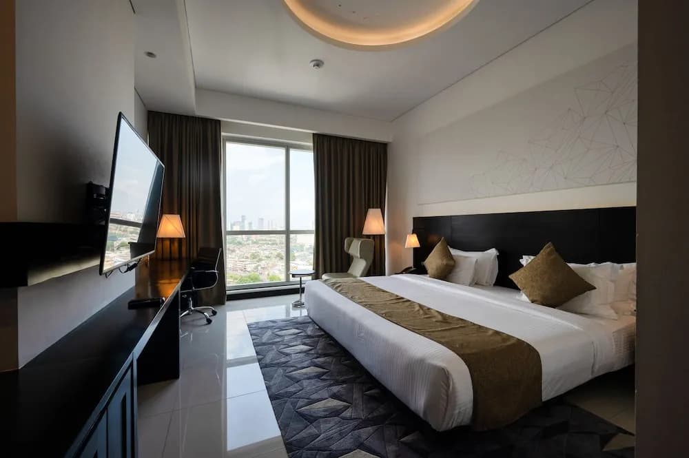 Orion City Hotel - photo 2
