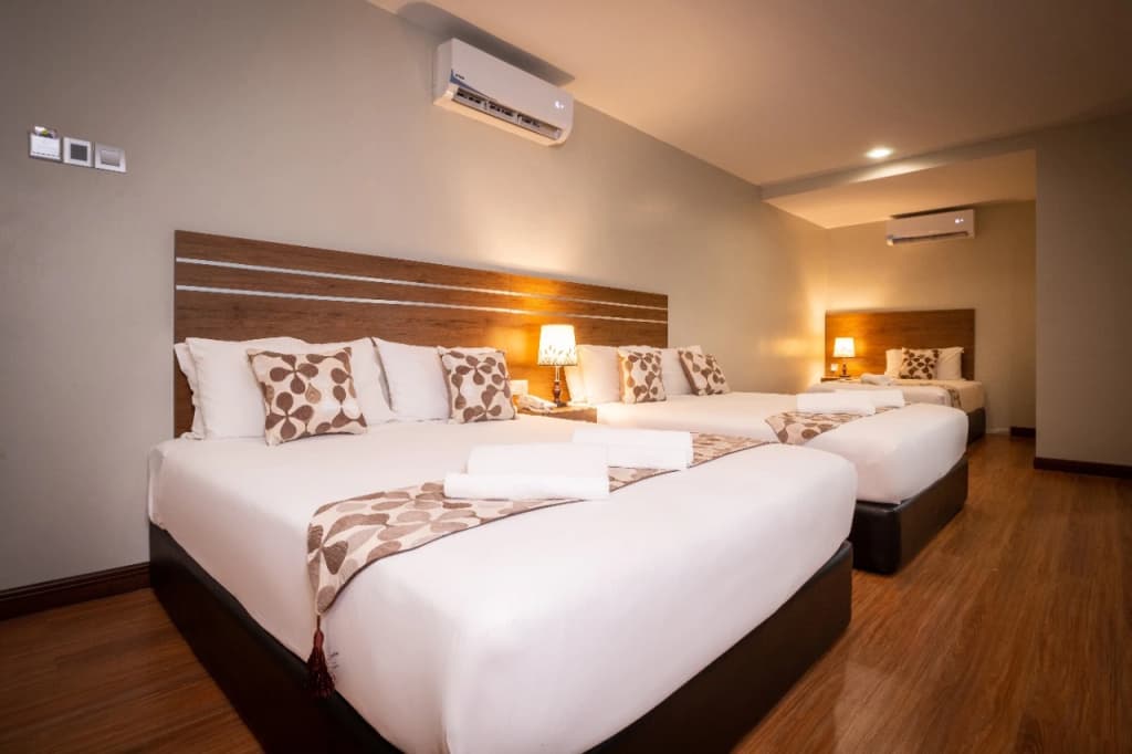 ZEN Rooms Metropol Hotel - photo 4