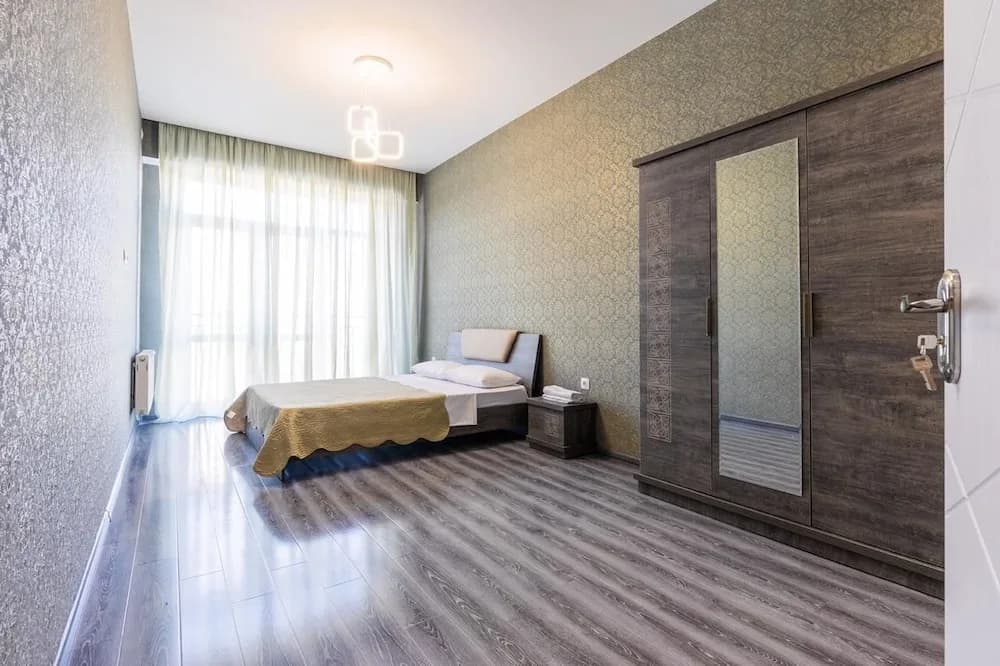 Apartment on Saakadze Square - photo 2