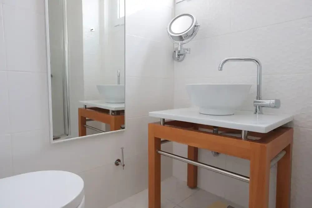 Eva's Urban Apt In Athens - photo 9