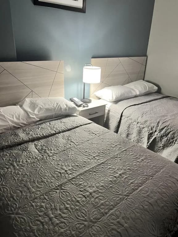 Deluxe Inn & Suites - Long Island City NYC - photo 6