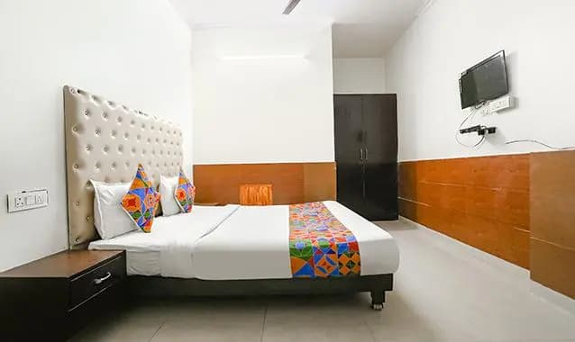 Hotel The Lazeez - photo 15