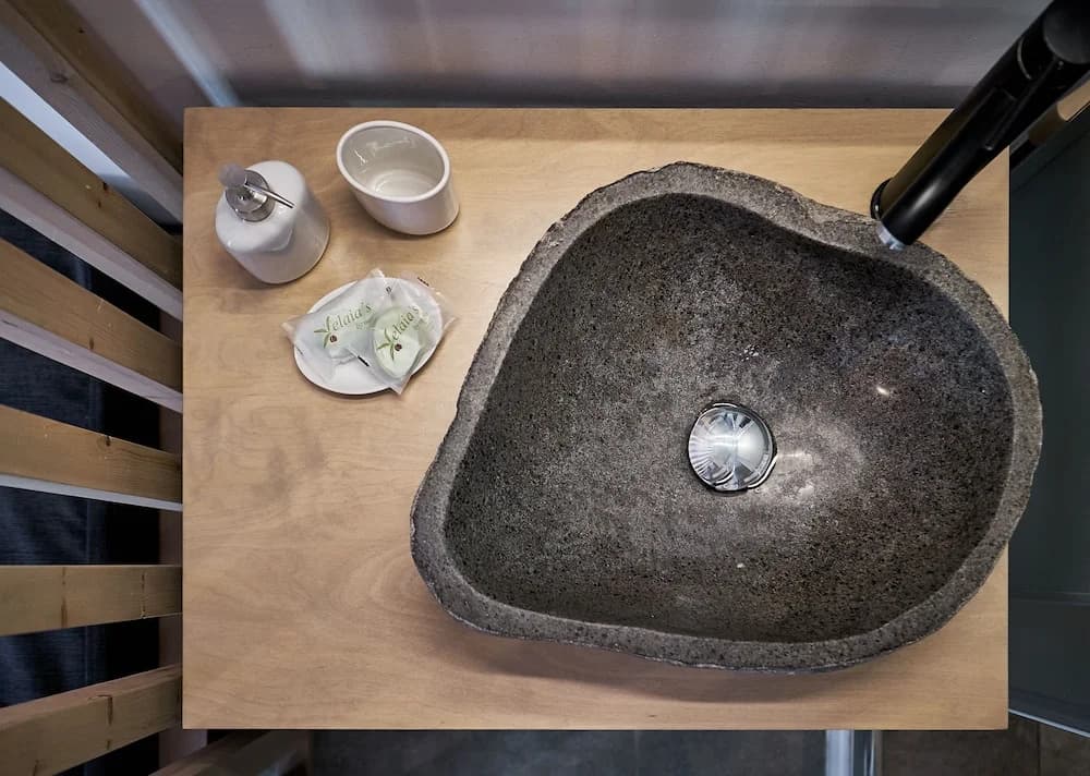 NakosHomes Luxury Studio Apartment - photo 12
