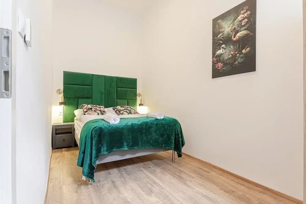 Lovely Apartment Steps from Schonbrunn - photo 10