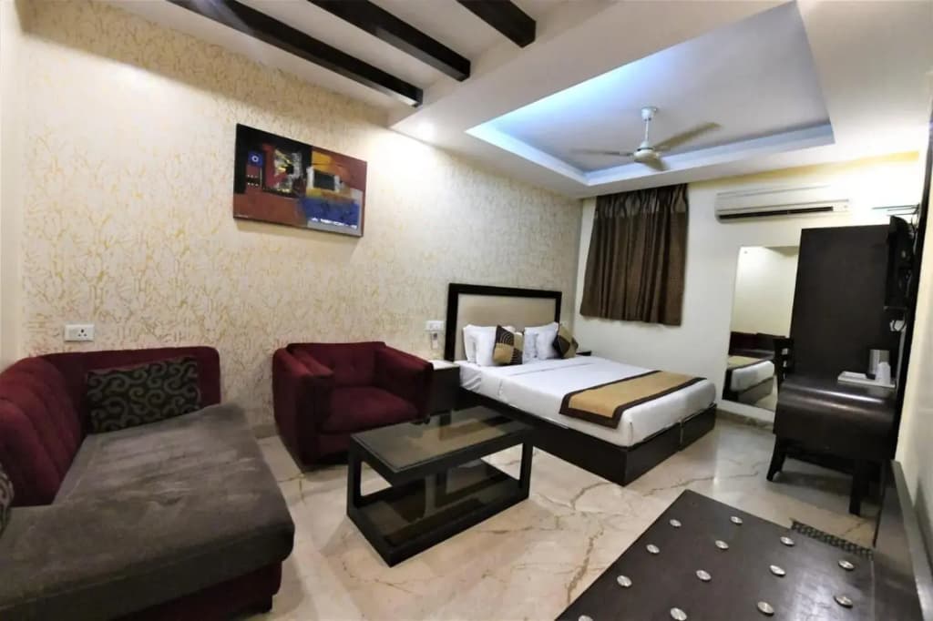 Hotel Rupam Kingston Park - photo 22