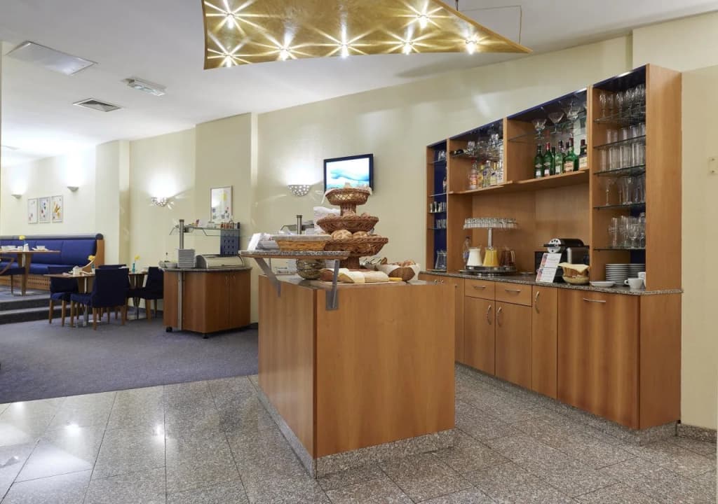 Mamaison Hotel Chain Bridge Budapest - photo 22