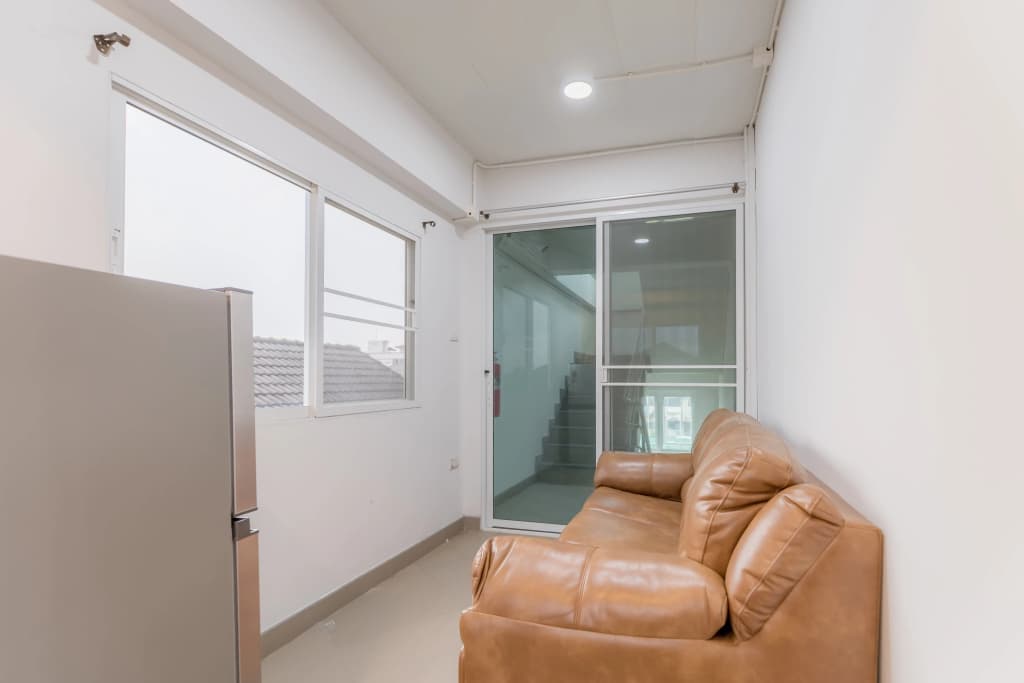 MiddleWay House - photo 3