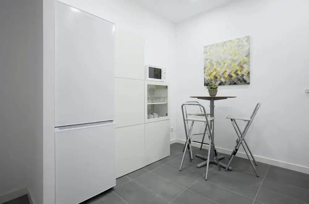 The Best Location, 8pax, 3BD & 2Bth, Reina Sofia II - photo 8
