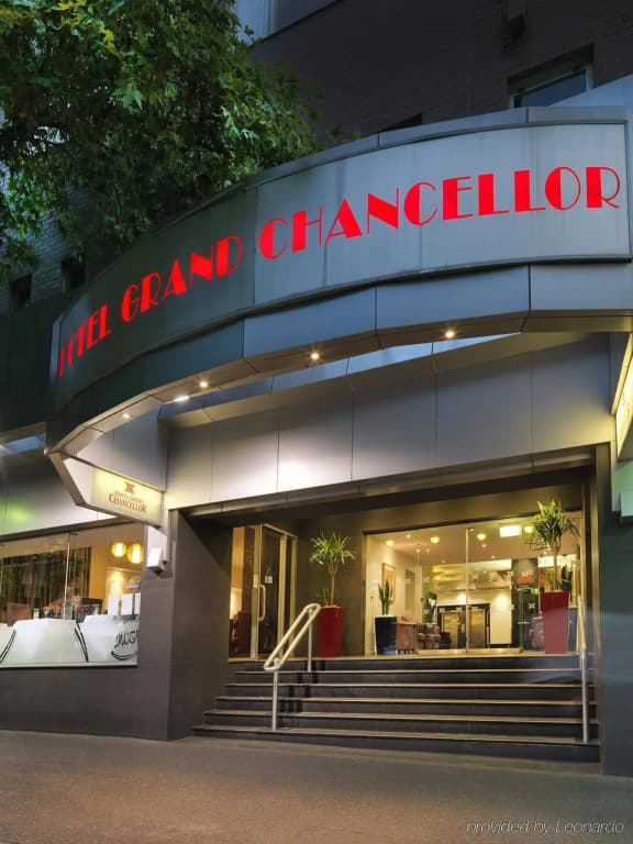 Hotel Grand Chancellor Melbourne - photo 1