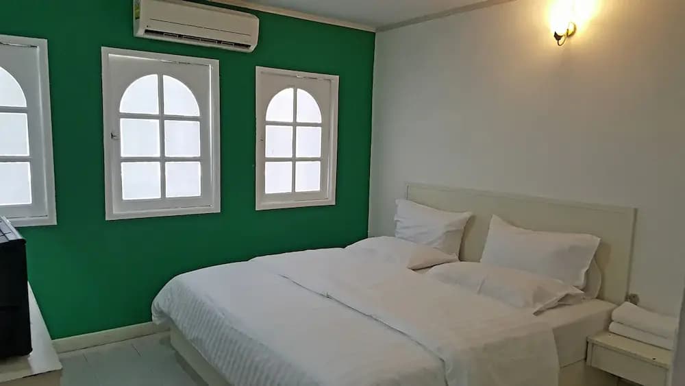 Royal Home Stay - photo 9