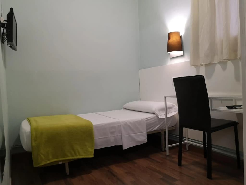 Hostal Lesseps - photo 14