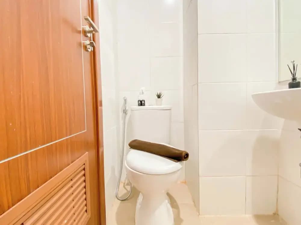 Basic Studio Apartment At Vittoria Residence - photo 8