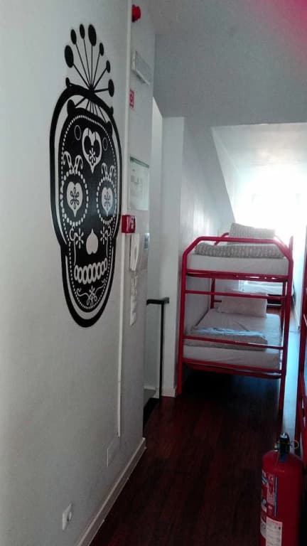 Metro Hostel Lisbon - photo 14