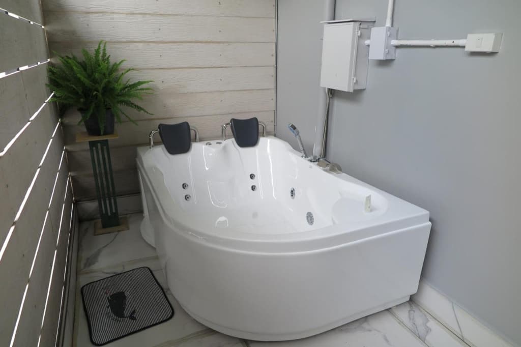 V20boutique Jacuzzi Hotel - photo 8