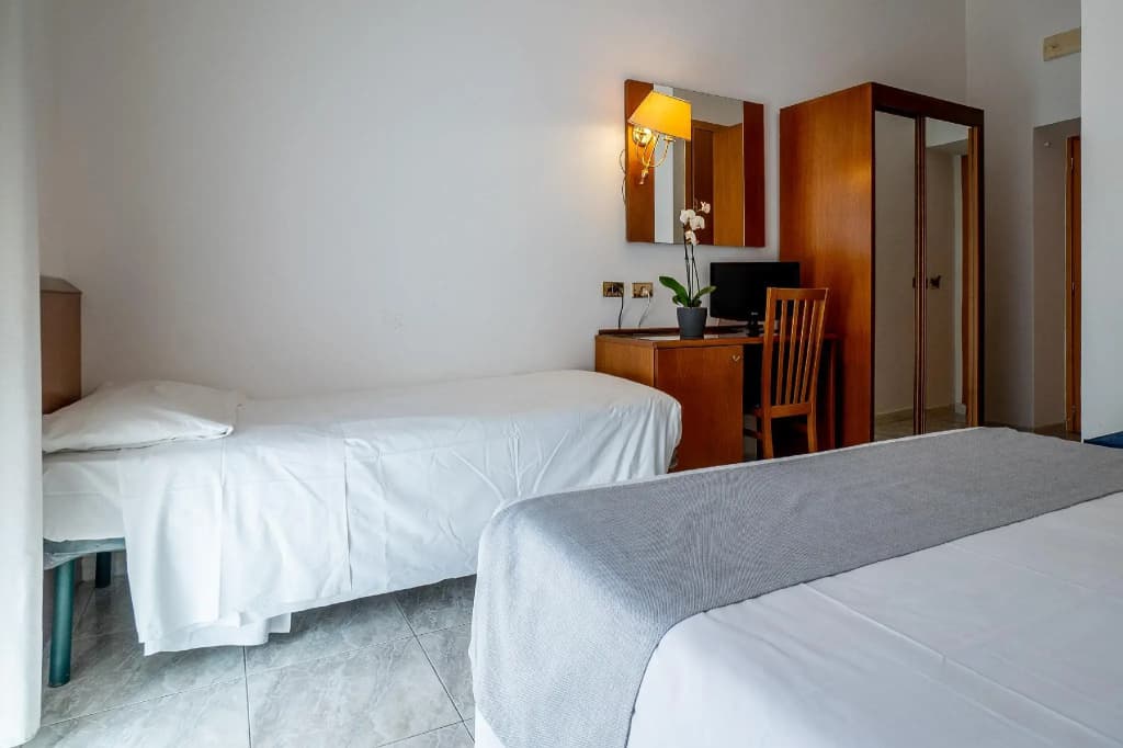 Hotel Gabriella - photo 7
