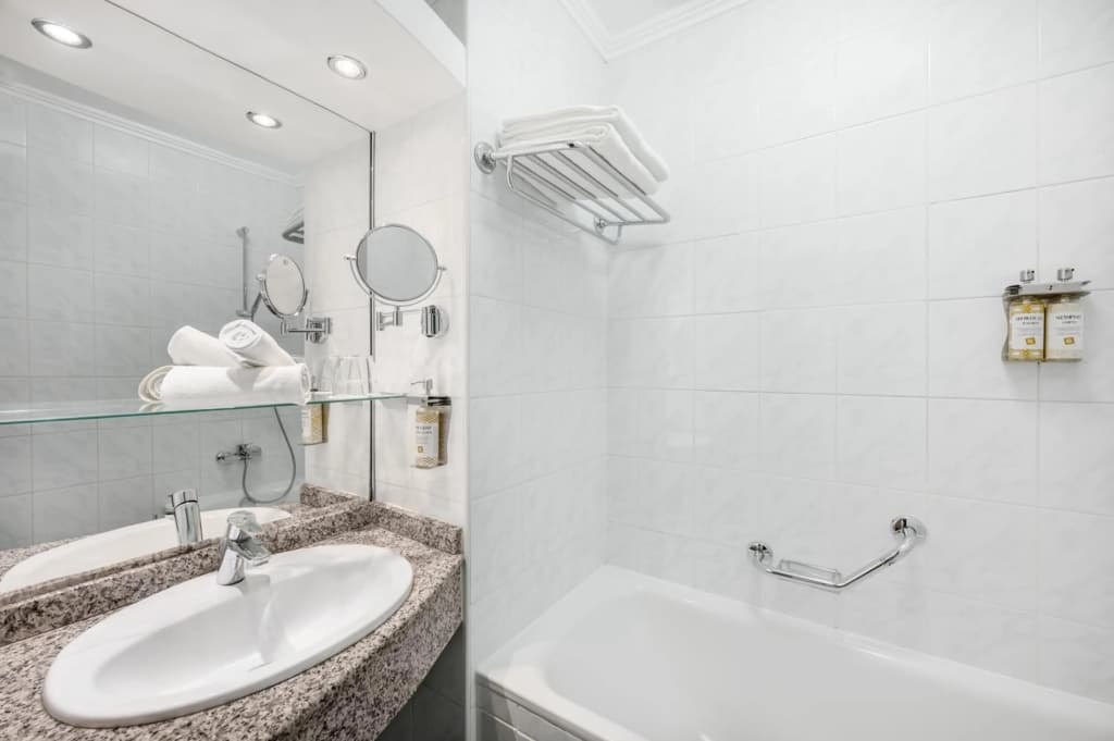 Danubius Hotel Arena - photo 8