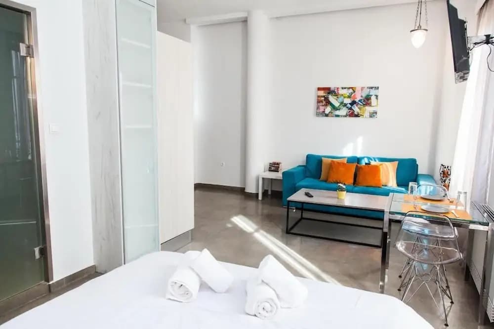 Beautiful Apt. close to Monastiraki - photo 5