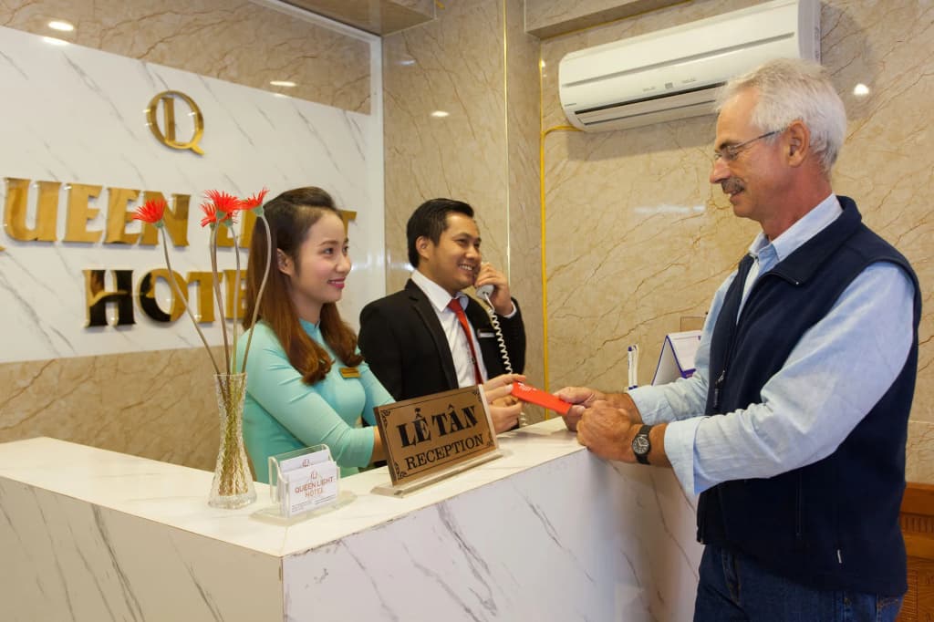 Queen Light Hotel - photo 15