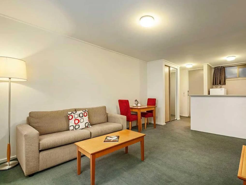 Knox International Hotel & Apartments - photo 11