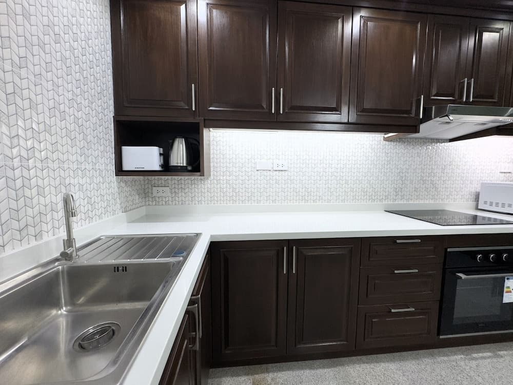 Spacious 2BR Condo - 3 Balconies & Green Views - photo 32