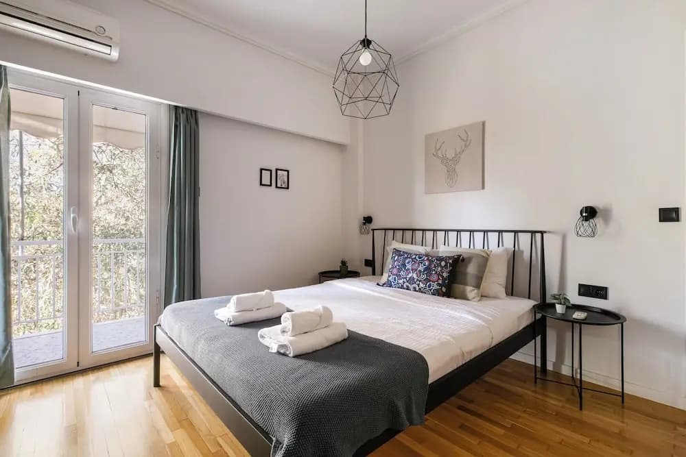 Zeus 2-Bedroom Apt with Acropolis View - photo 2