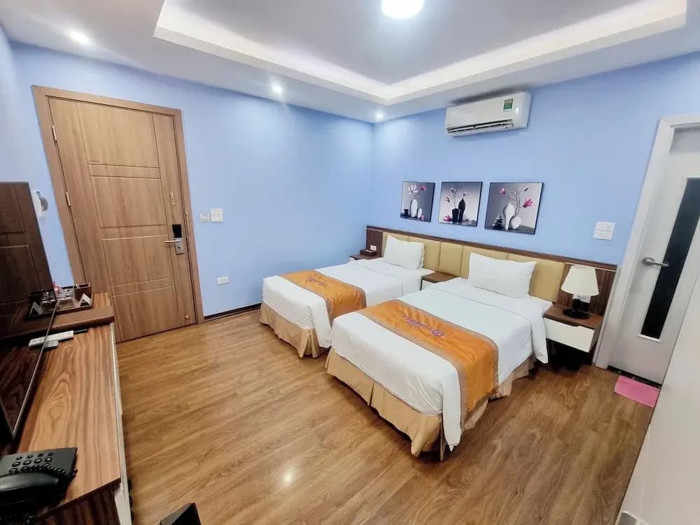 Everest Hotel - photo 3