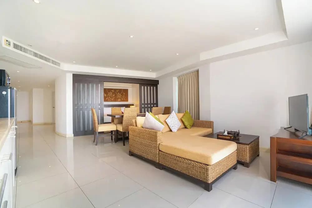 Kata Ocean View 2BR Apartment M12 - photo 4