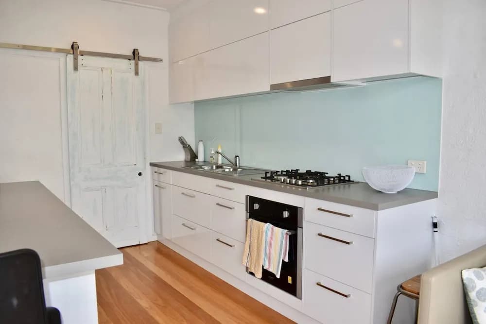 Charming Terrace House on Tree Lined Street - photo 13