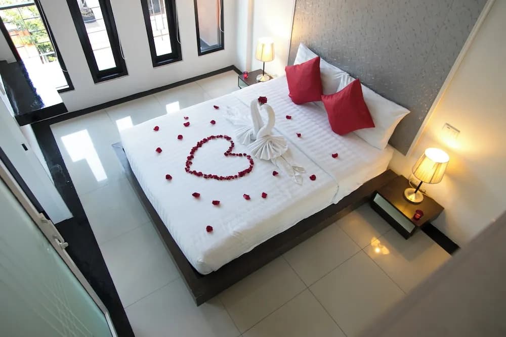 Westkey Kamala Hotel - photo 18