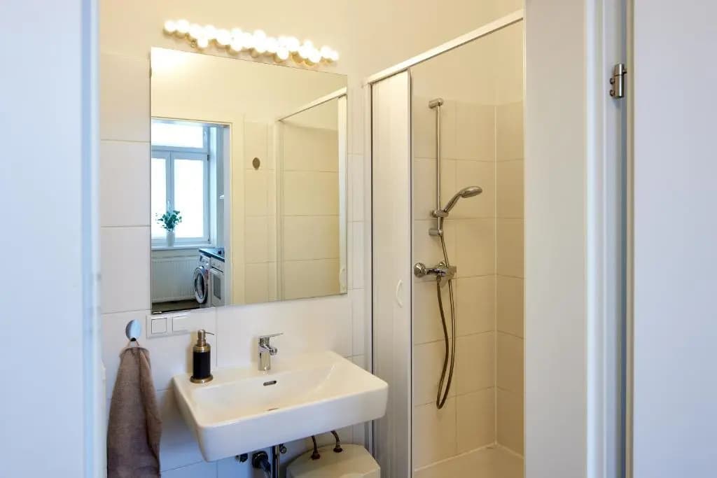 Nice Studio Close To Metro III (Adults Only) - photo 7