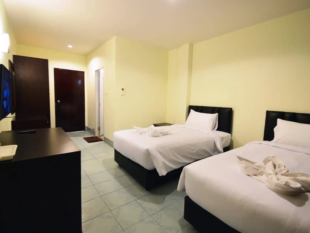 Paripas Express Hotel Patong - photo 6