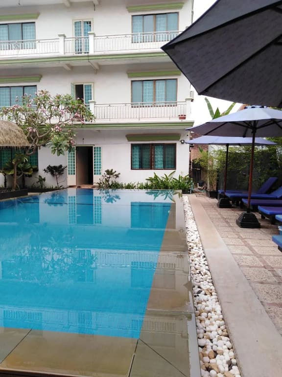 Cheata Inn - photo 13