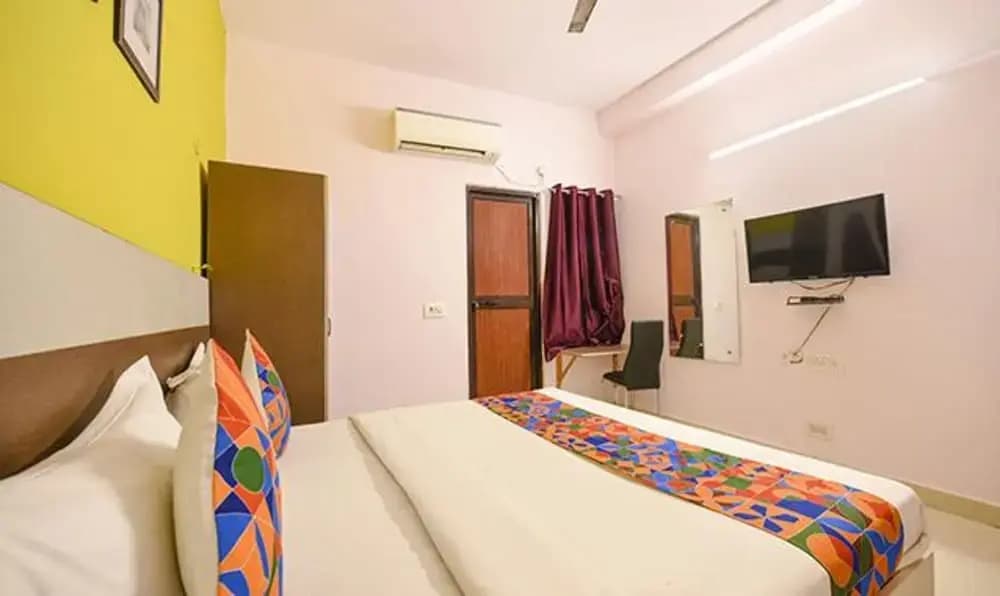 FabHotel Royal Discovery - photo 2